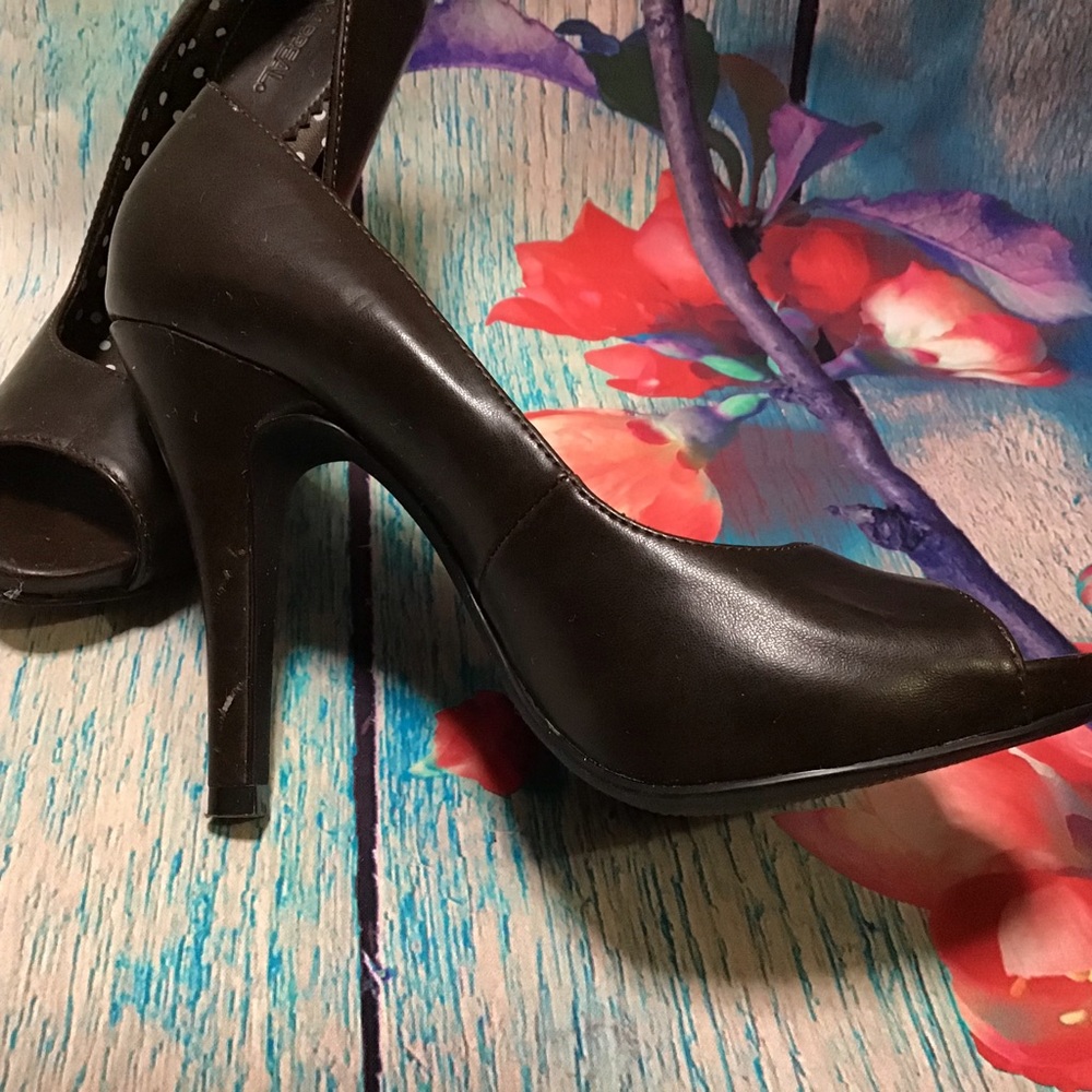 Classic brown heels by xappeal - Picture 1 of 5